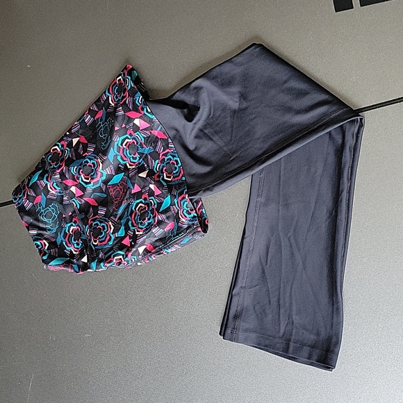 Sold Skirt Sports skirt and pants  2 in 1  Leg / Skirt Combo black multi  sz M - Picture 6 of 7